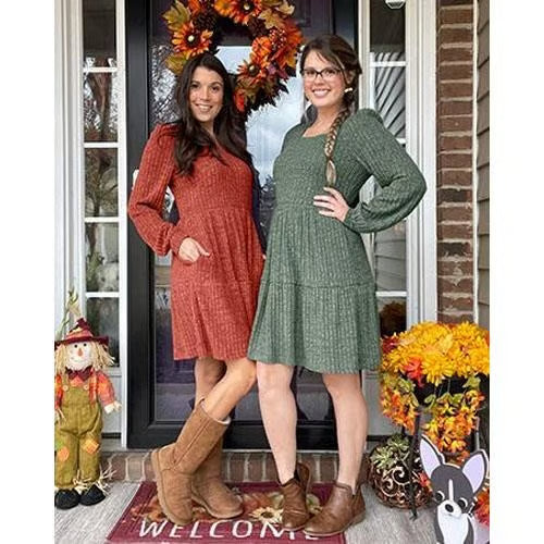 🍂2025 Ny stil⏰Damklänning med fyrkantig halsringning och lanternärm, ribbad