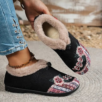 Traditionella Broderade Skor Med Varmt Foder För Kvinnor